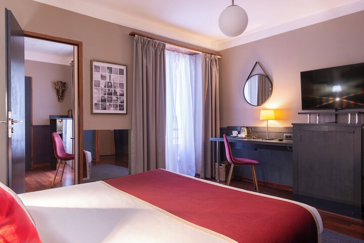 Room 10 of 26