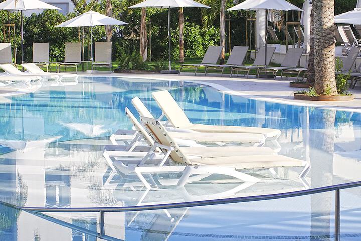 Pool Hotel