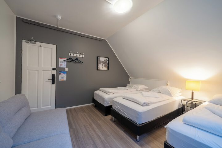 Room 54 of 97