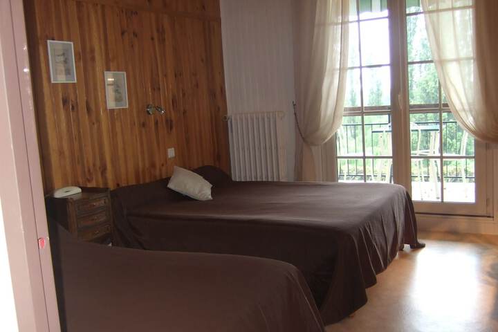Room 4 of 44