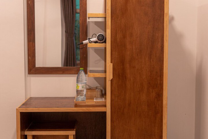 Room 13 of 22