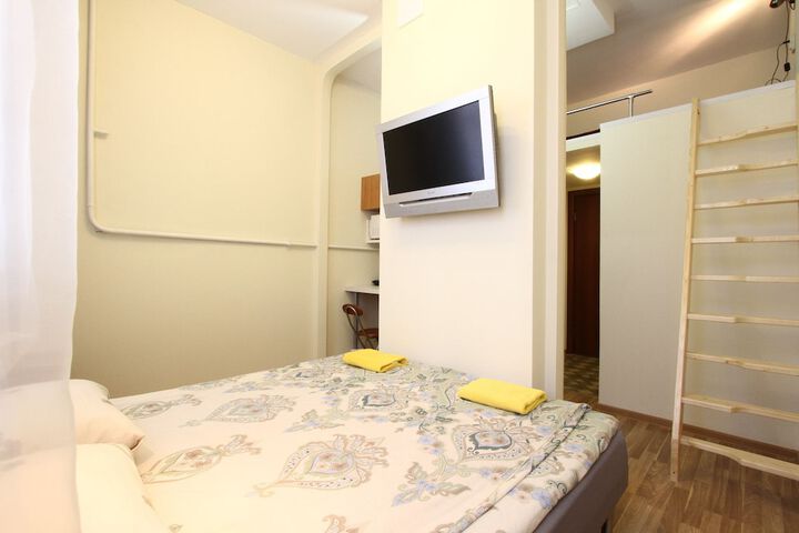 Room 2 of 17