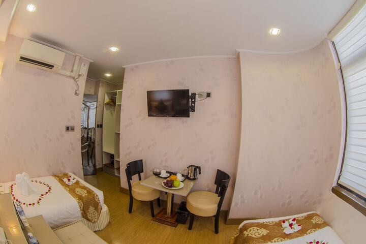 Room 9 of 40
