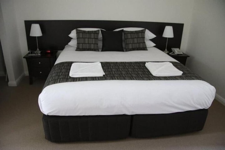 Room 4 of 64