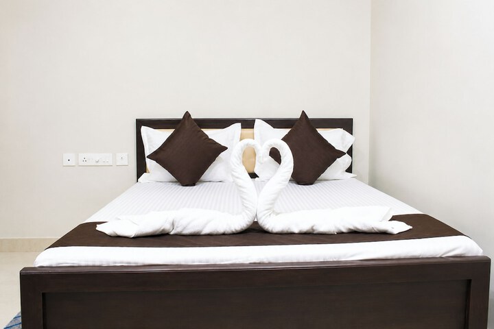 Room 5 of 10