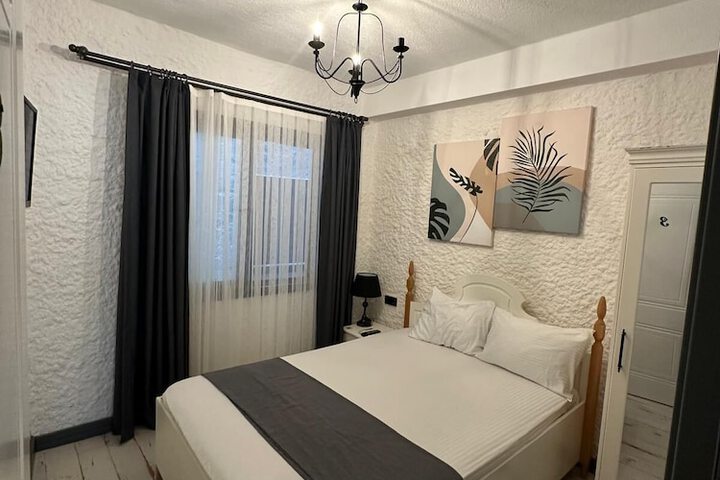 Room 9 of 29