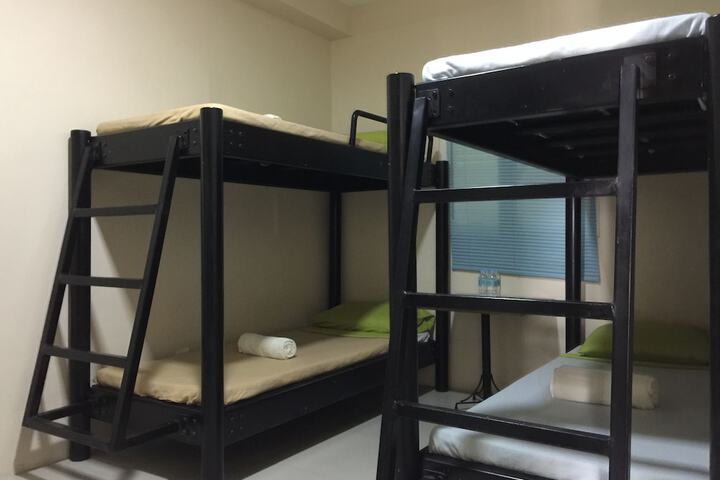 Room 17 of 34