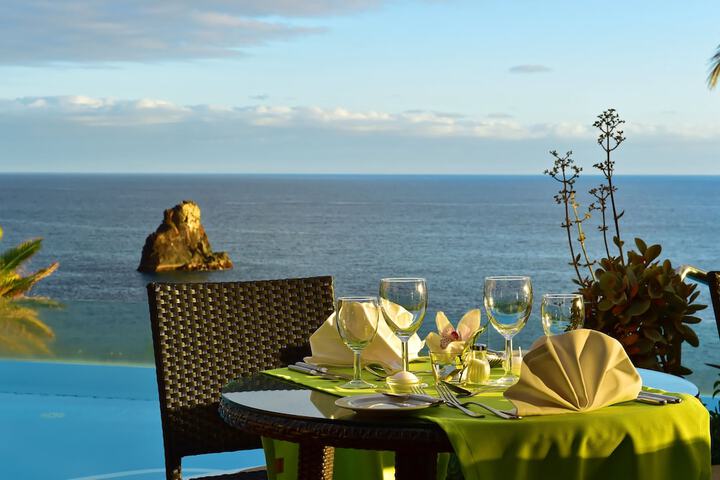 Dining 186 of 250
