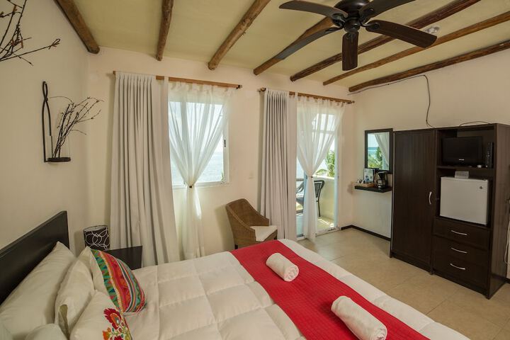Room 3 of 87