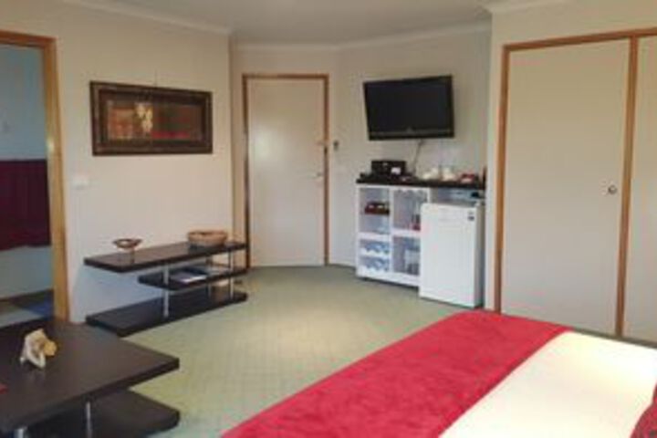 Room 9 of 96