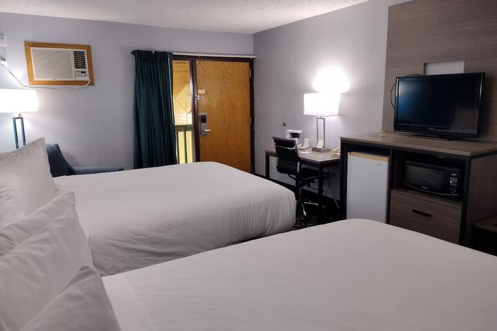 2 Queen Beds (13 of 28)