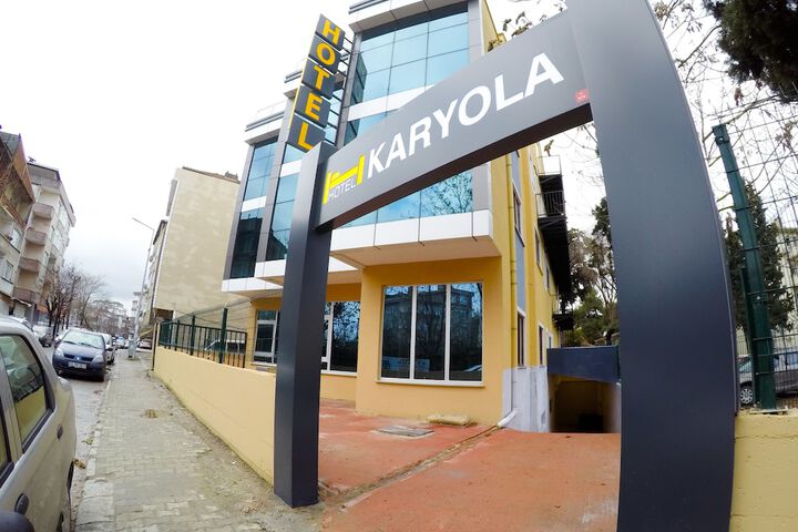Karyola Otel - Caters to Men