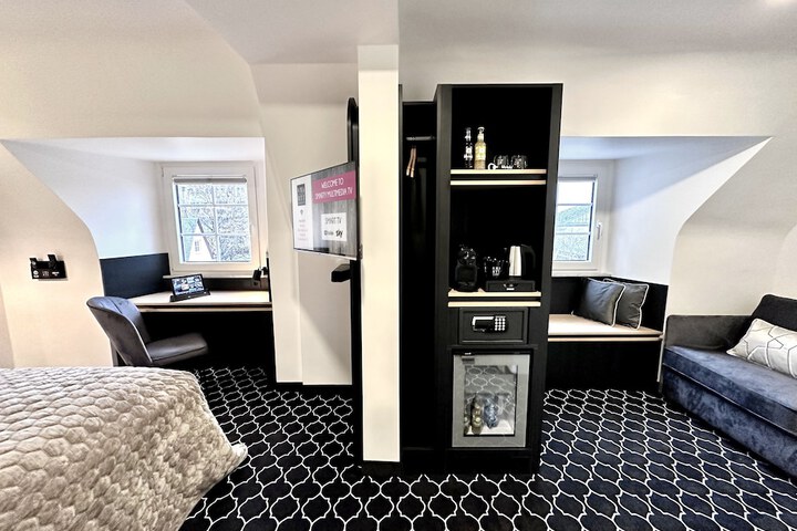 Room 70 of 194