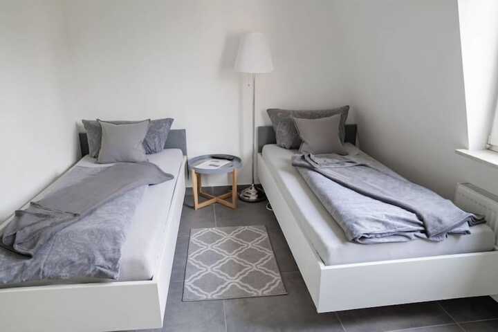 Room 8 of 21