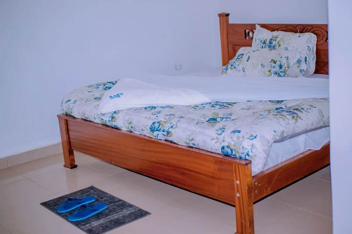 Room 8 of 23