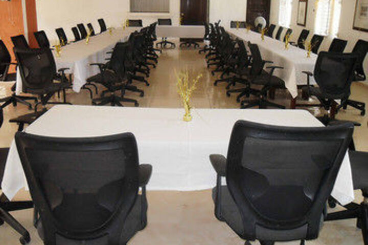 Business Center 4 of 27