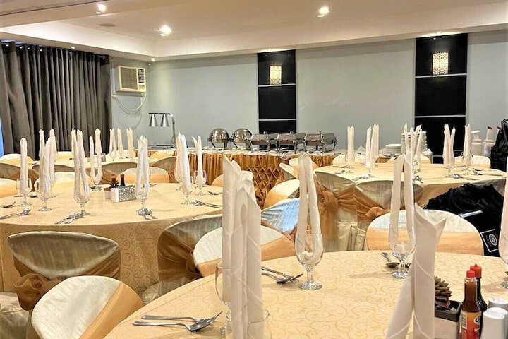 Ballroom/Hall 43 of 49