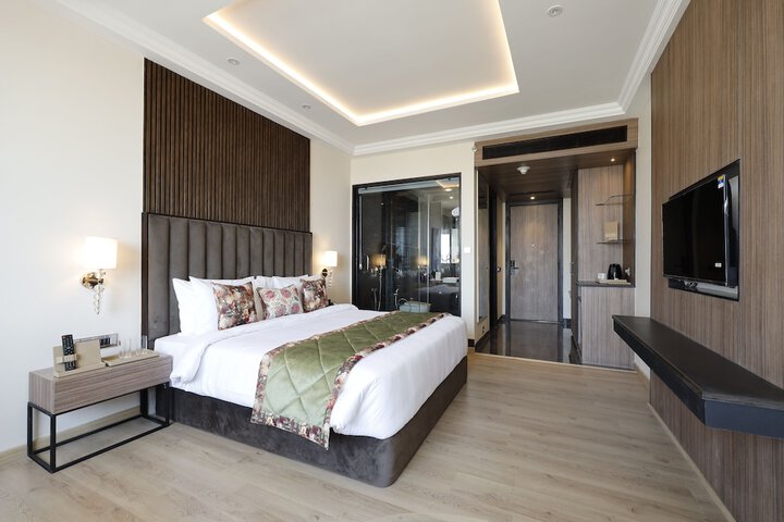 Room 18 of 52