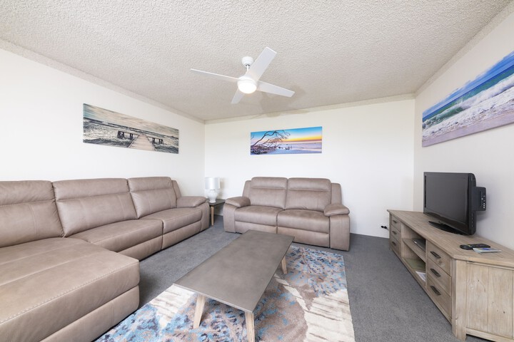 Room 6 of 10