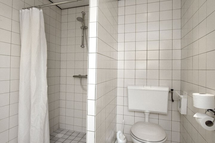 Room 16 of 46