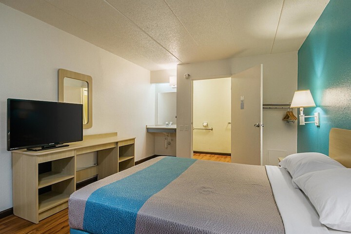 Room 16 of 47