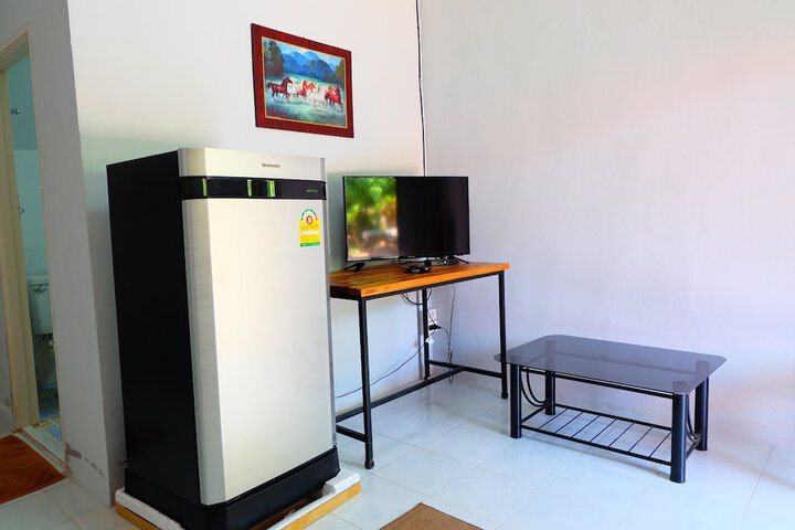 Room 6 of 9