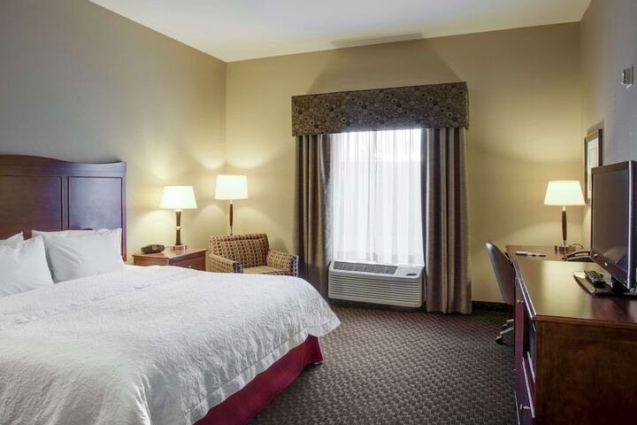 1 King Bed (7 of 16)