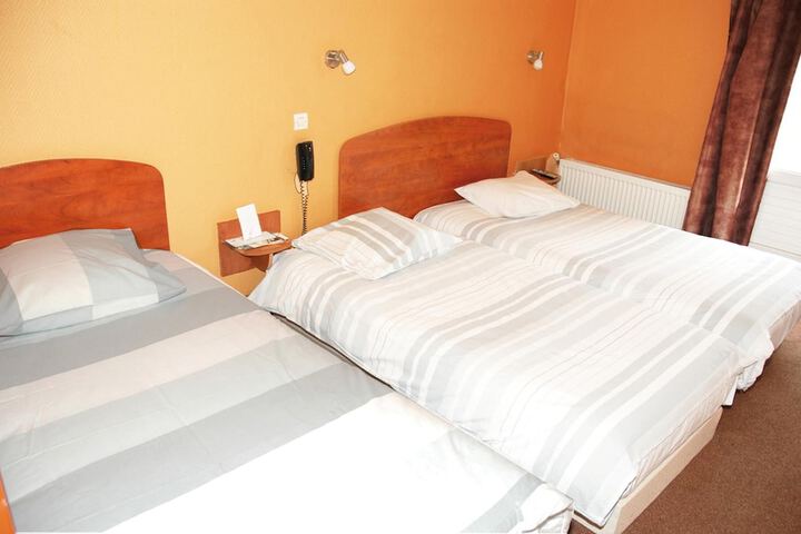 Room 26 of 62