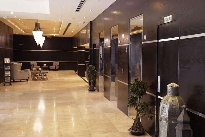 Business Center 47 of 51