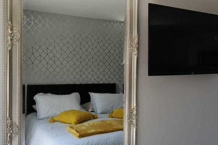 Room 7 of 15