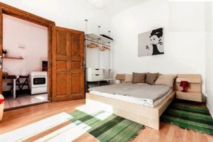 Room 10 of 19