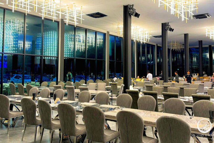 Dining 105 of 255