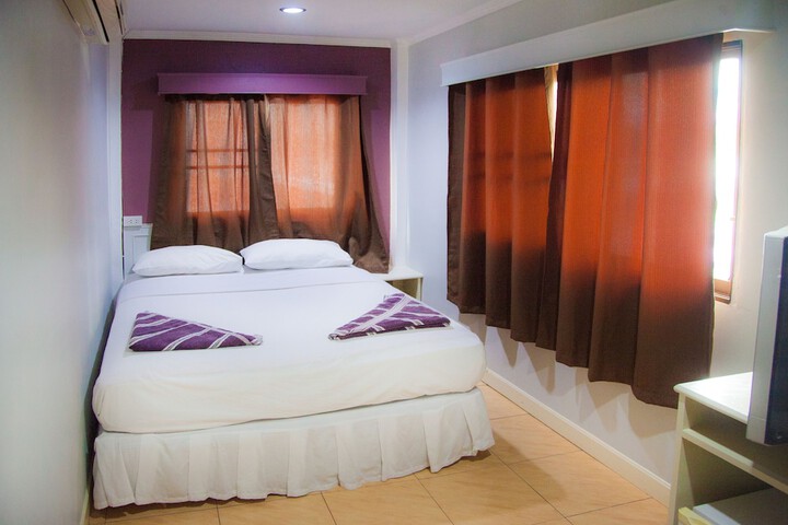 Room 6 of 22