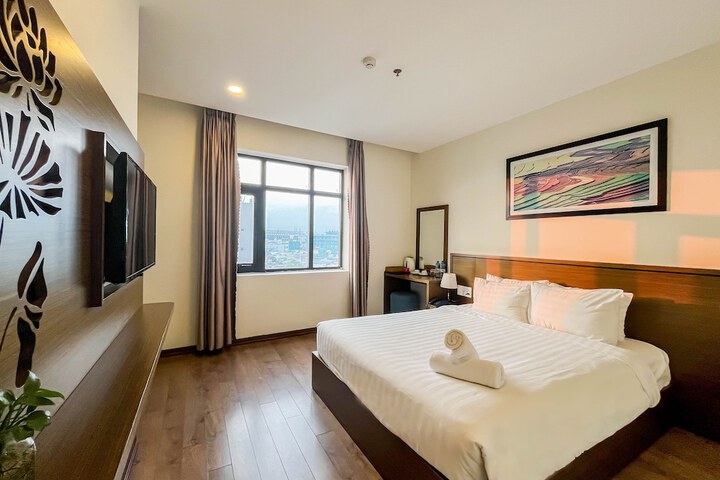 Room 32 of 67