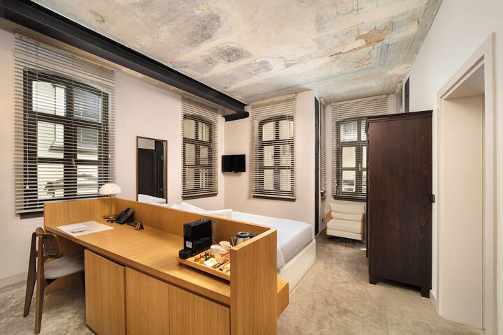 Room 22 of 40