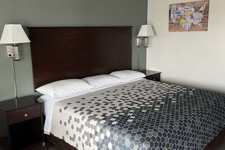 Room 5 of 27