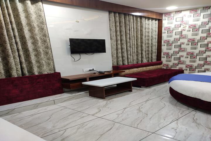 Room 10 of 20