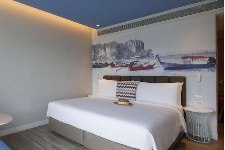 Room 12 of 175
