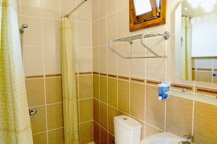 Room 4 of 11
