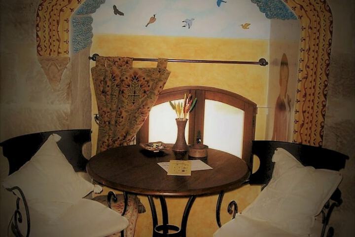Room 16 of 77