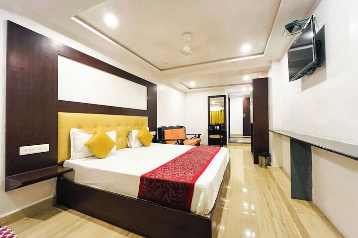 Room 28 of 47
