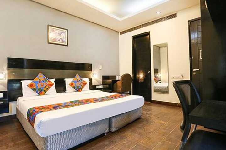 Room 14 of 40