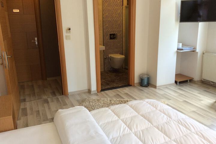 Room 15 of 39