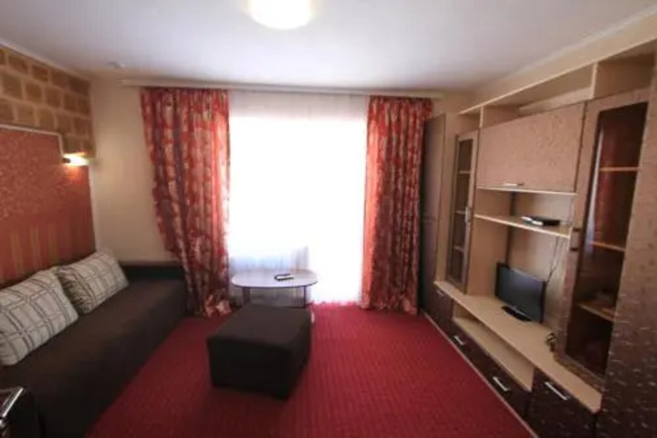 Room 3 of 17
