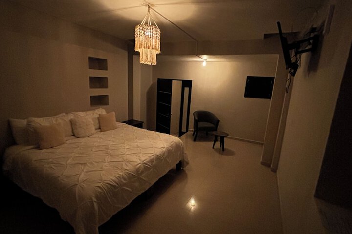 Room 3 of 25
