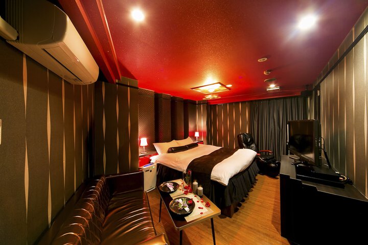 Room 4 of 49