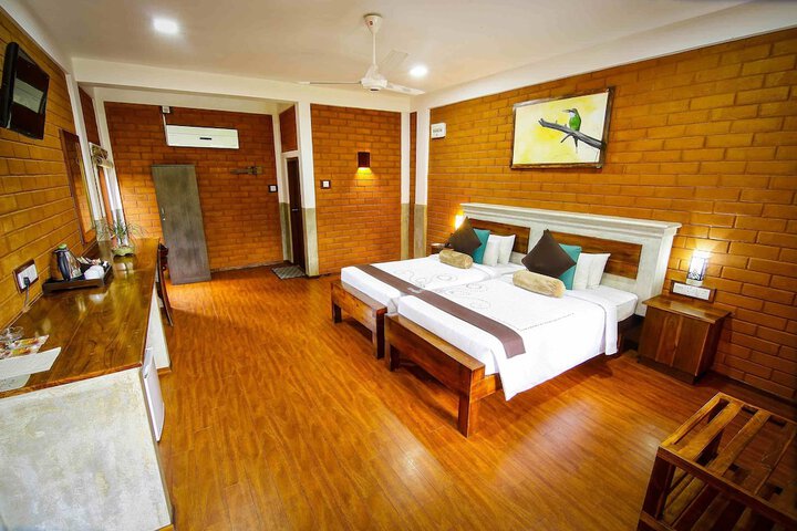 Room 6 of 38