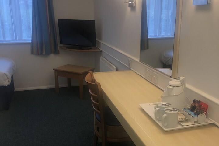 Room 7 of 19