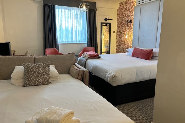 Room 34 of 100
