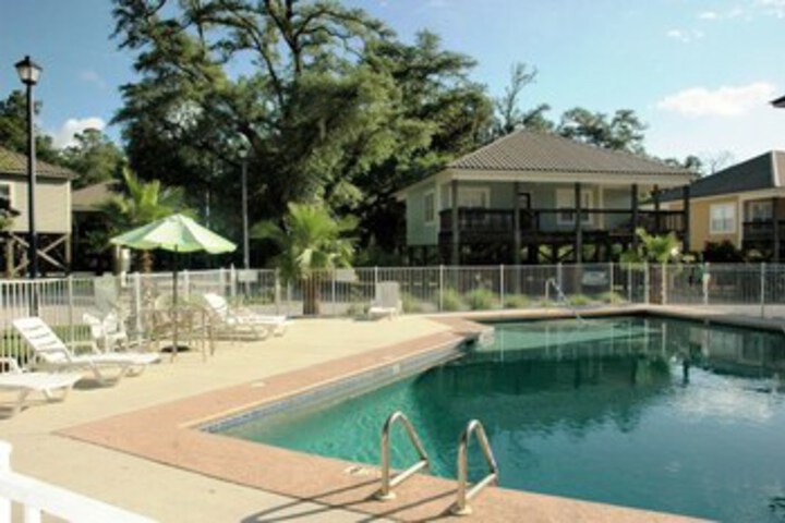 Pool 17 of 22